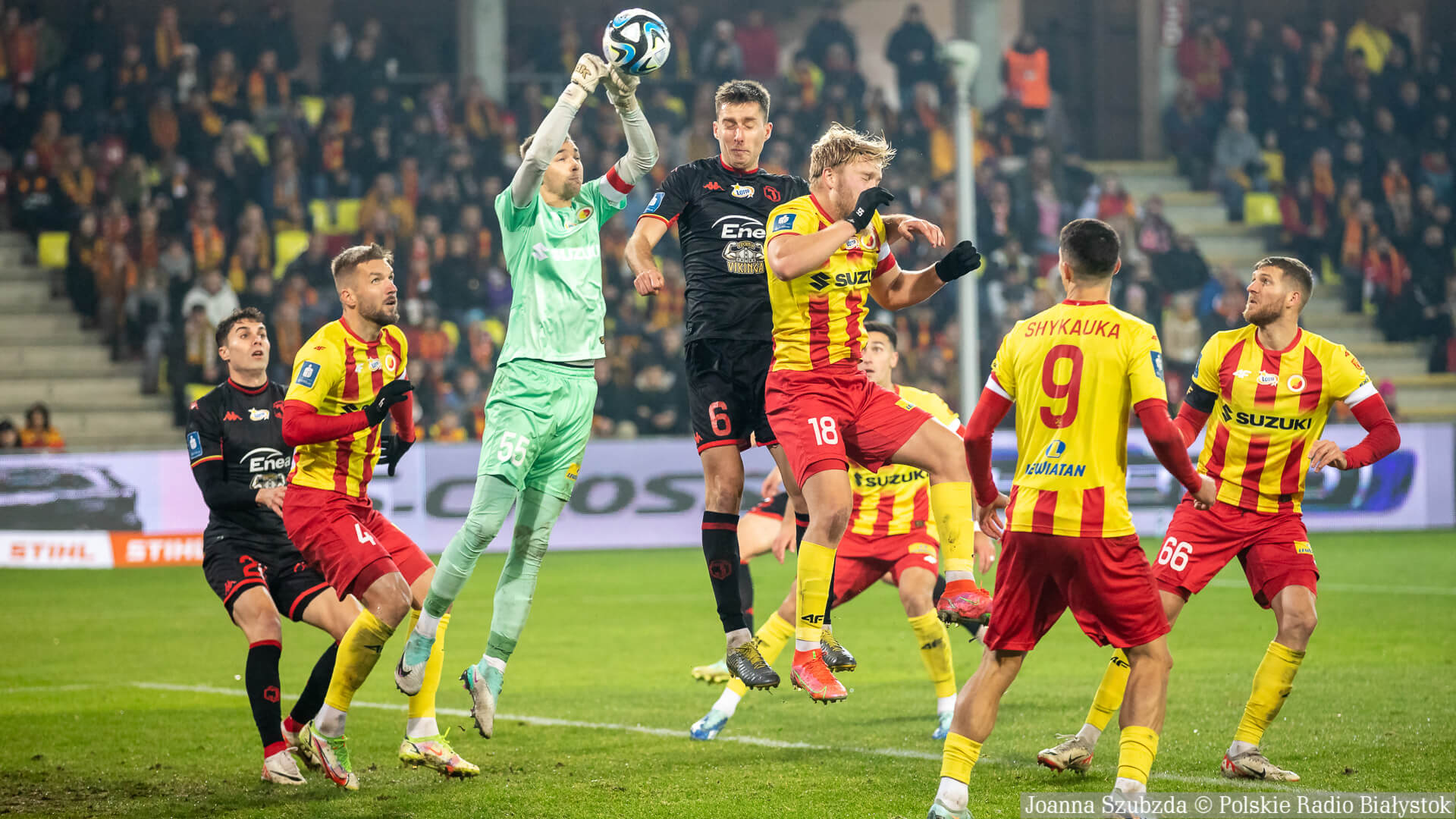 Jagiellonia dwa razy odrabiała straty i zremisowała z Koroną Kielce [zdjęcia, wideo]