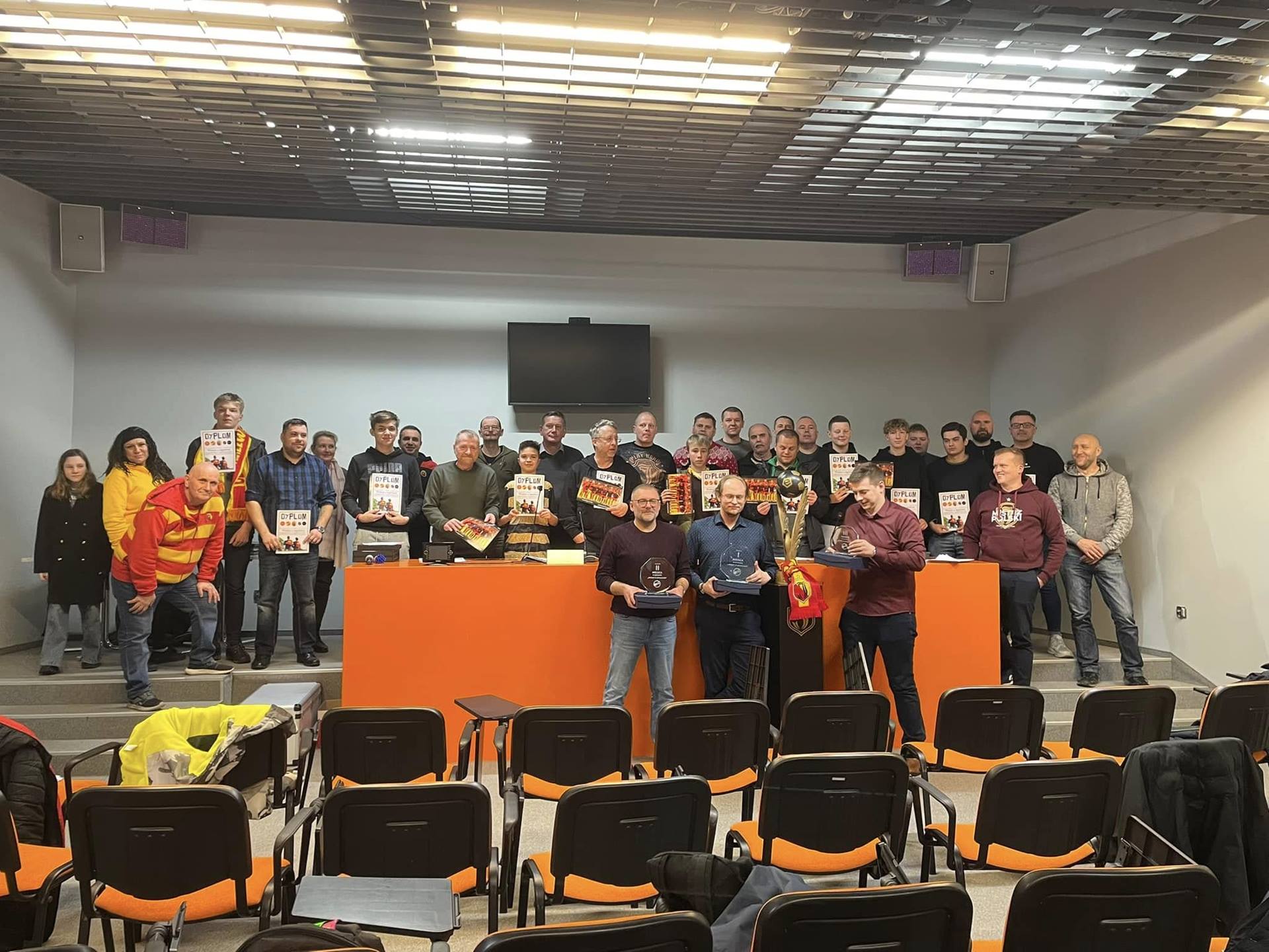 Jerzy Kułakowski wśród laureatów konkursu wiedzy o Jagiellonii Białystok