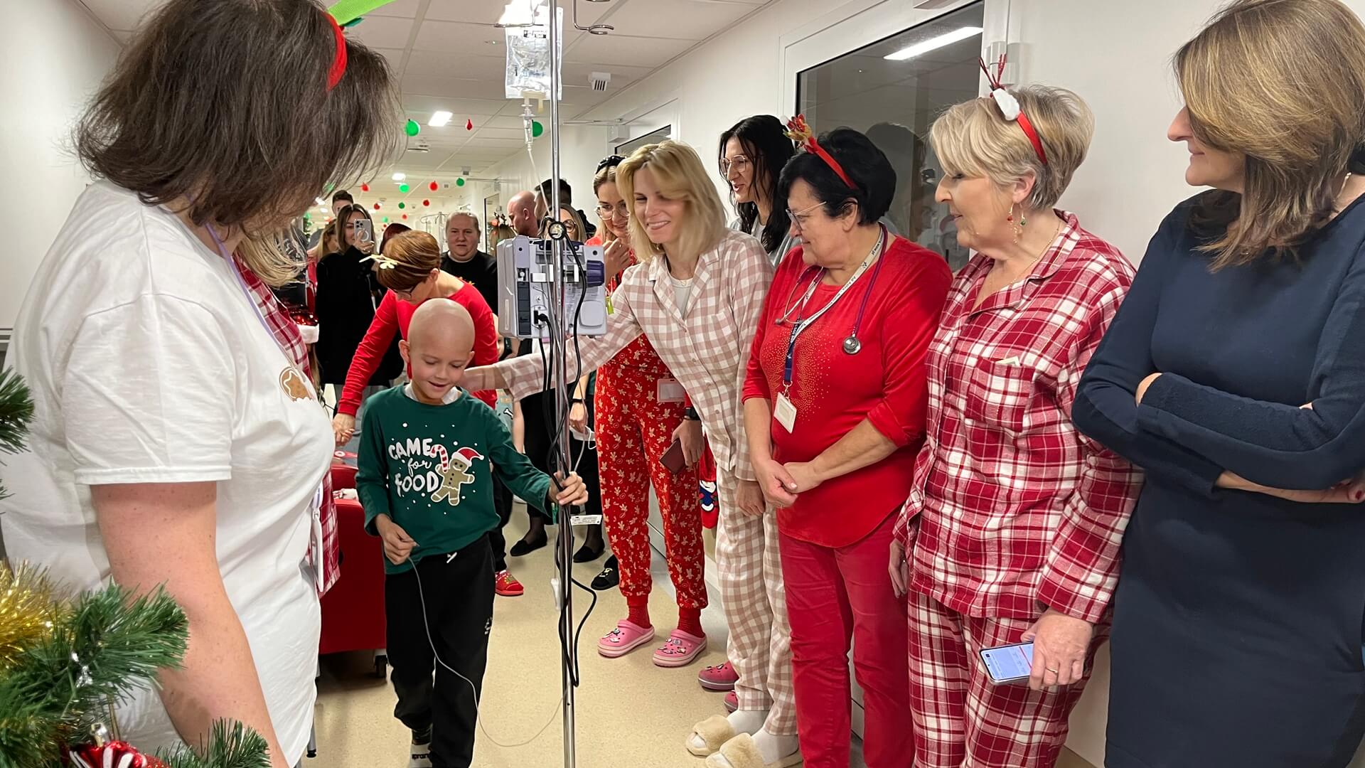 Dzięki wolontariuszom udało się wyremontować świetlicę na oddziale onkologii UDSK w Białymstoku