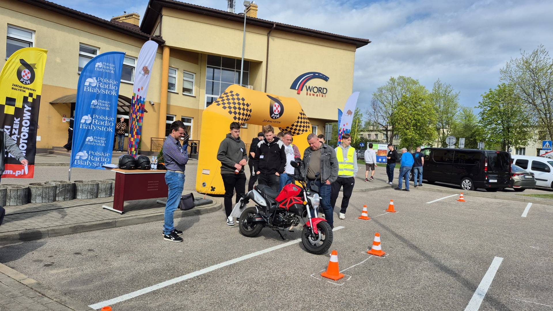 Bezpieczni na drodze - młodzi kierowcy z województwa podlaskiego sprawdzili swoje umiejętności