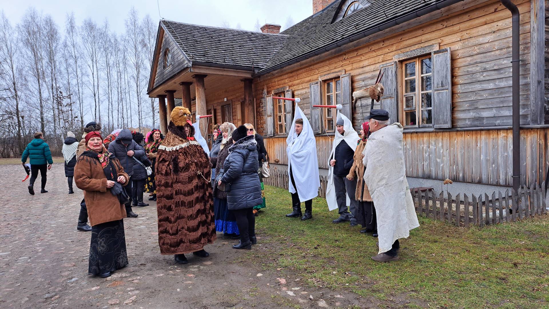 Pożegnanie karnawału. Zapusty w Skansenie w Podlaskim Muzeum Kultury Ludowej [zdjęcia]