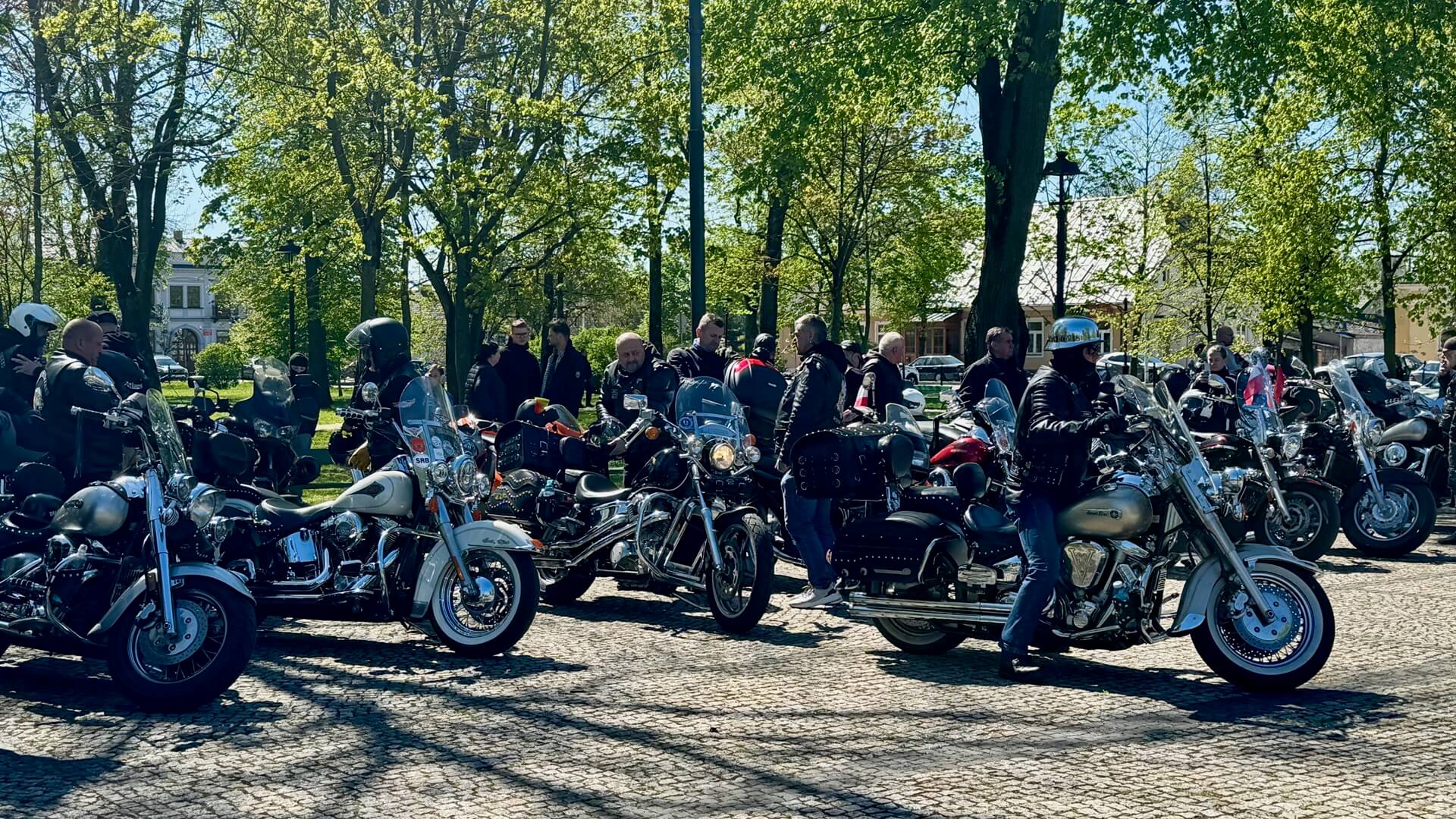 Fani "dwóch kółek" rozpoczęli w Suwałkach sezon motocyklowy 2025