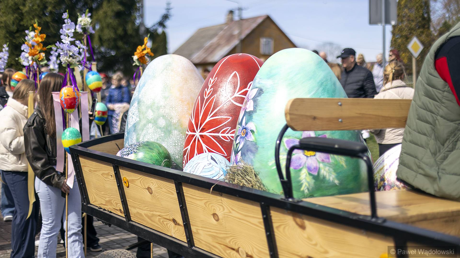 Barwny korowód pisanek w Grabowie. Wielkanocna tradycja w powiecie kolneńskim [zdjęcia]