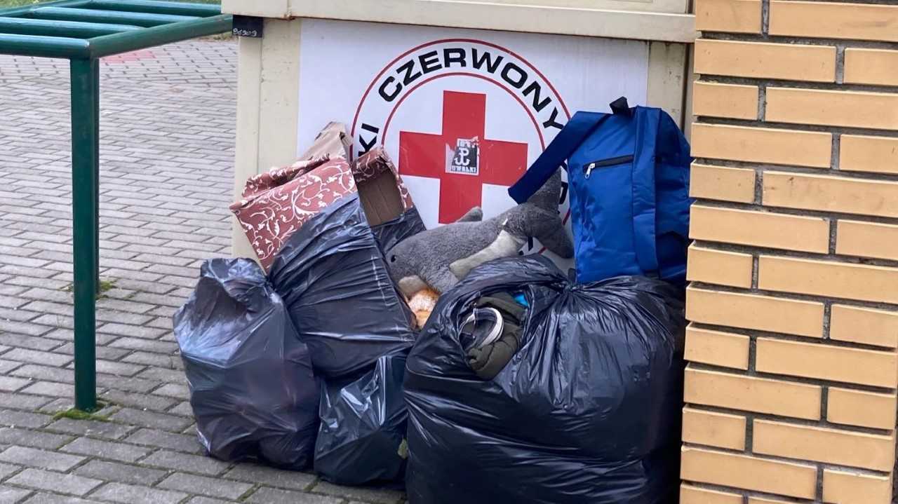 Kontenery PCK jednak pozostają na suwalskich ulicach. Prezydent obiecał porządek wokół nich