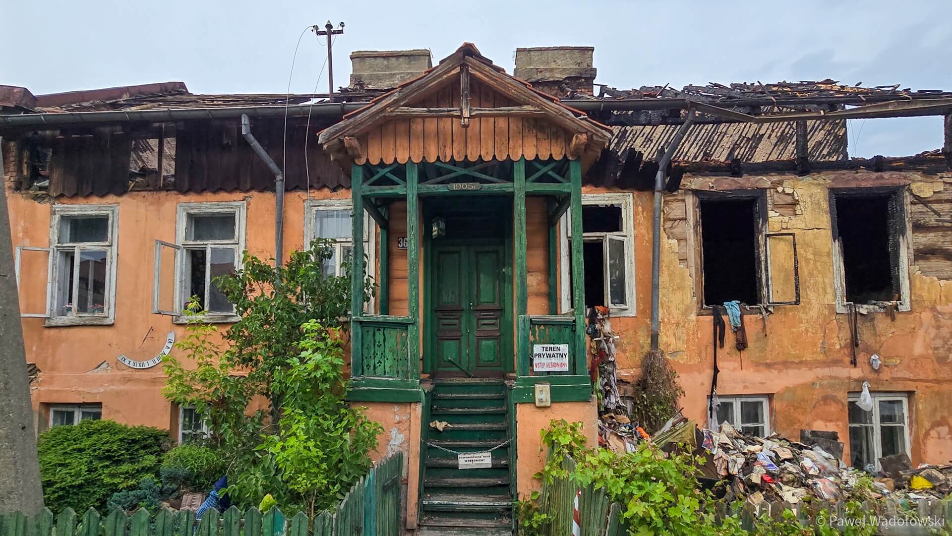 W Łomży spłonął zabytek. To dom z zegarem słonecznym