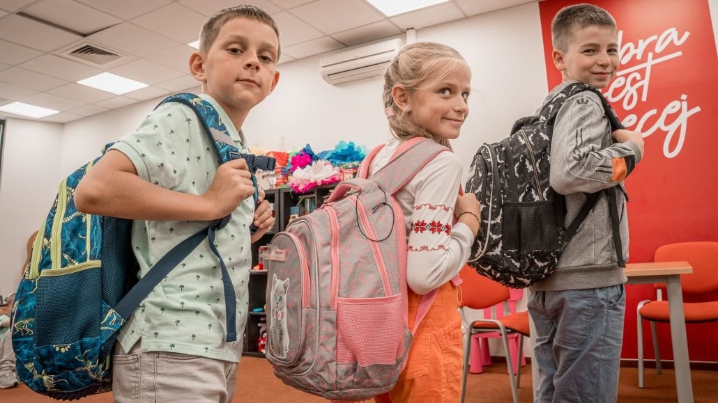 Potrzebne są plecaki, zeszyty i przybory. Caritas przygotowuje wyprawki szkolne