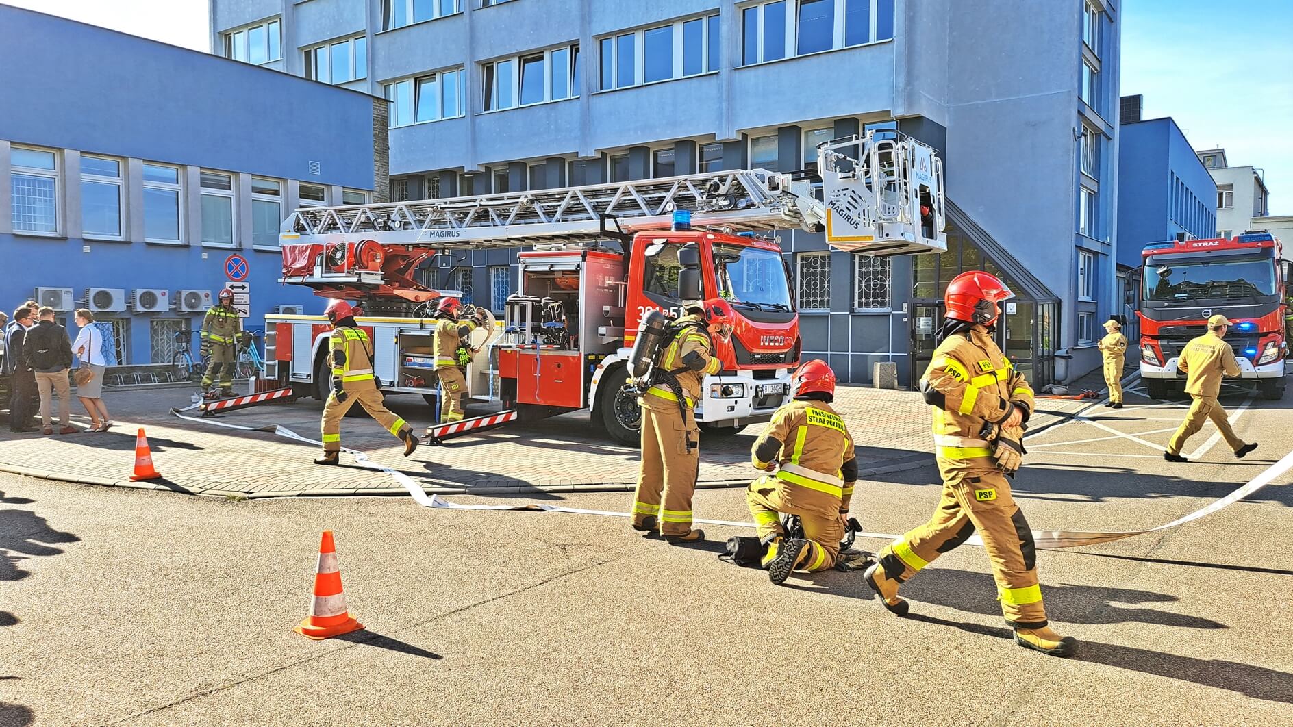 Próbna ewakuacja w Urzędzie Miejskim w Białymstoku