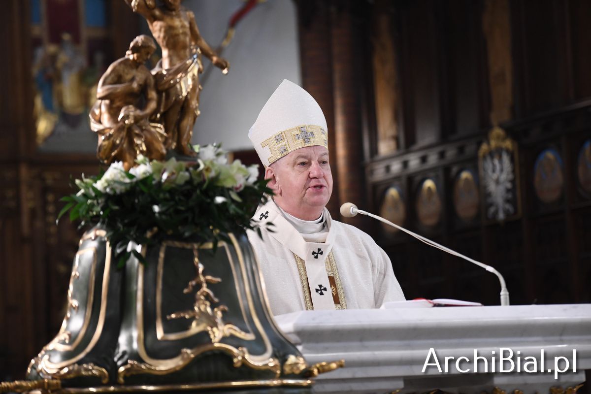 Abp Guzdek w wielkanocnej homilii: Bez zmartwychwstania chrześcijaństwo nie ma sensu