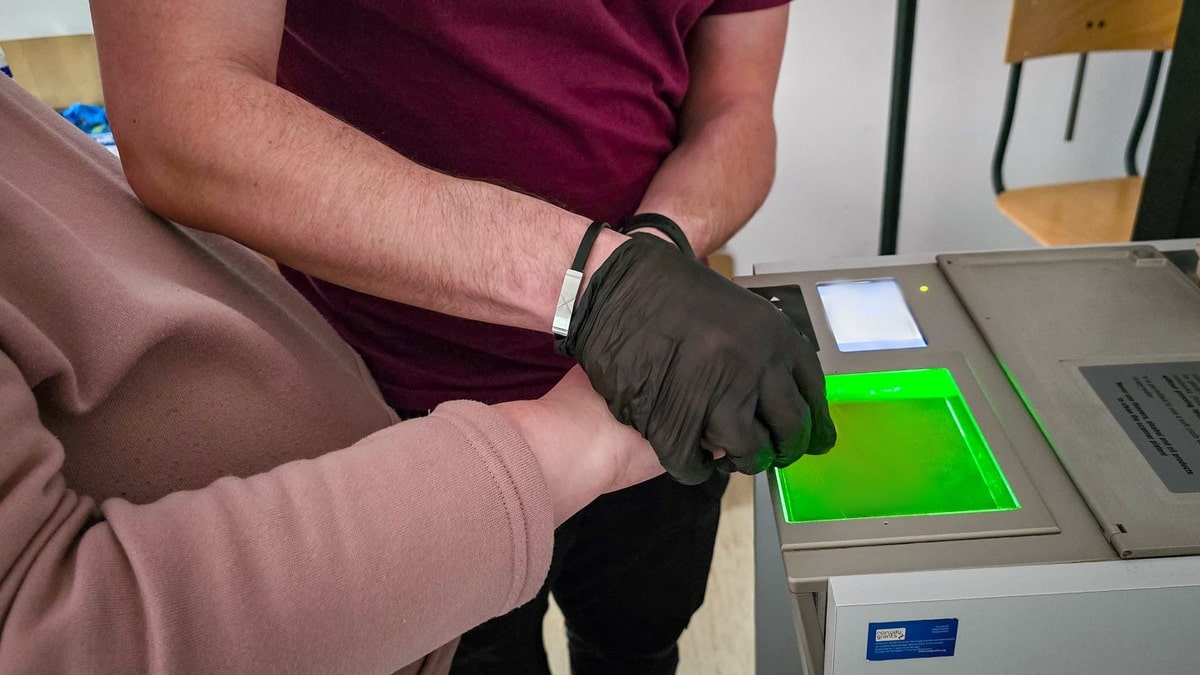 169 zarzutów dla mieszkanki Pomorza. Sokólska policja rozpracowała internetową oszustkę