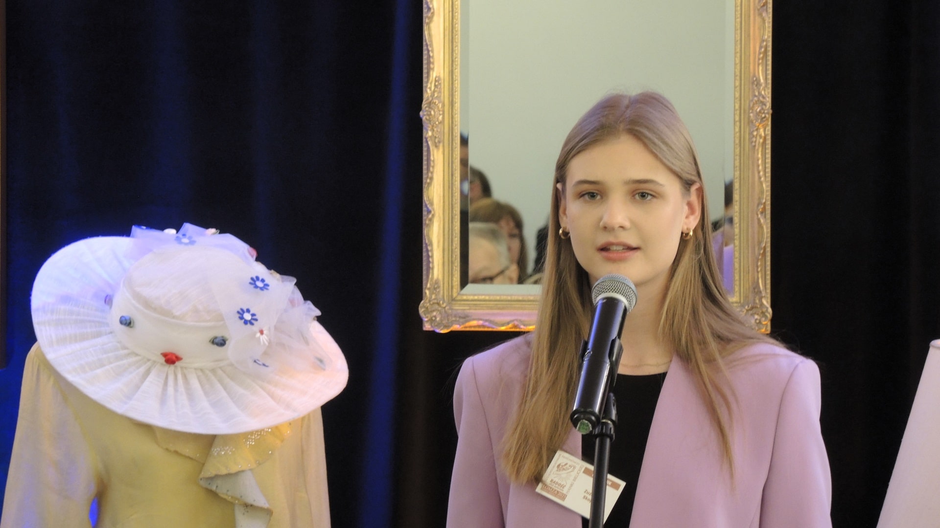 Łomża: młodzi artyści z całej Polski biorą udział w konkursie krasomówczym "Radość spod kapelusza"