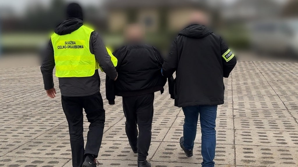 Podlaska KAS i CBŚP rozbiły grupę przestępczą produkującą nielegalne papierosy