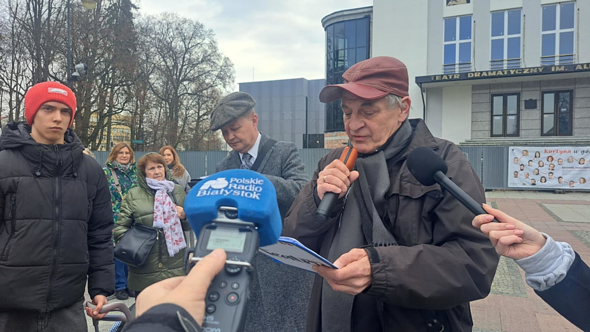 Spacer teatralny ulicami Białegostoku rozpoczął Międzynarodowy (ty)Dzień Teatru