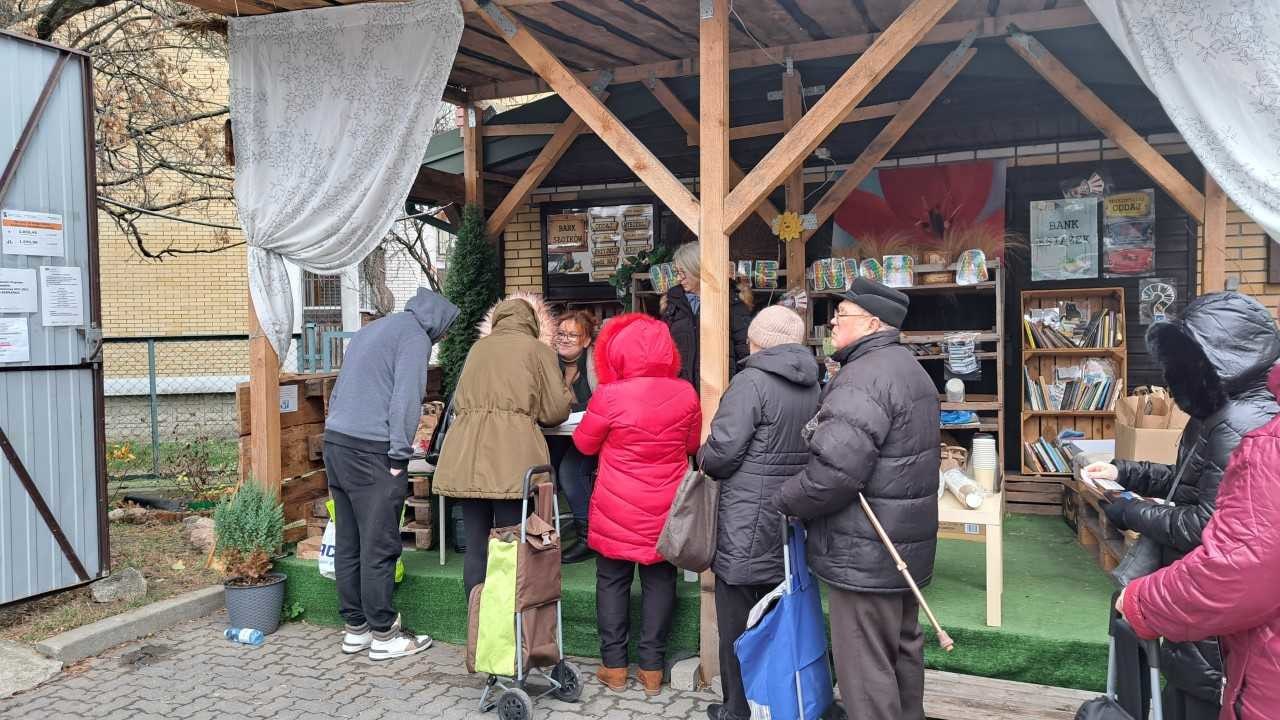 Stowarzyszenie Droga rozda przed świętami niemal tysiąc paczek z żywnością