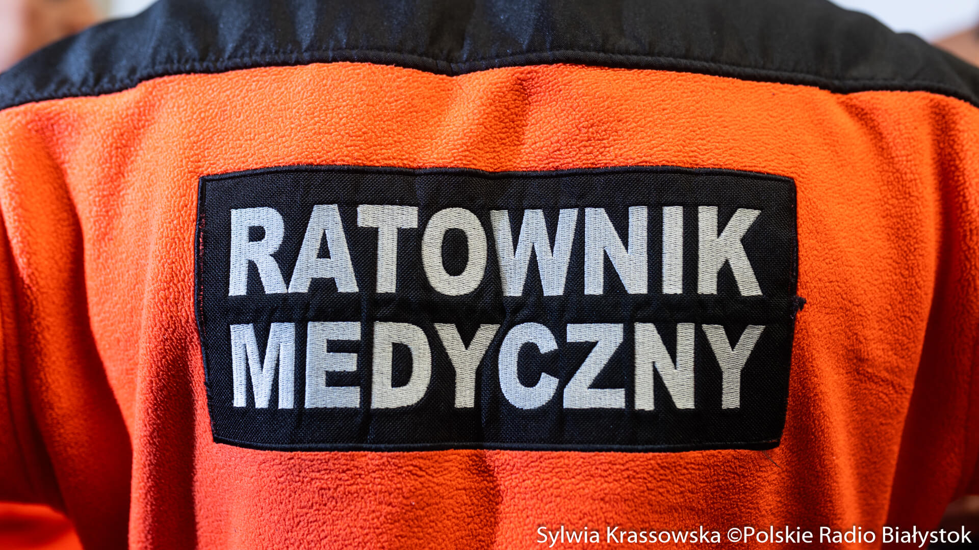 Pijany syn zaatakował ratowników, którzy pomagali jego 85-letniej matce