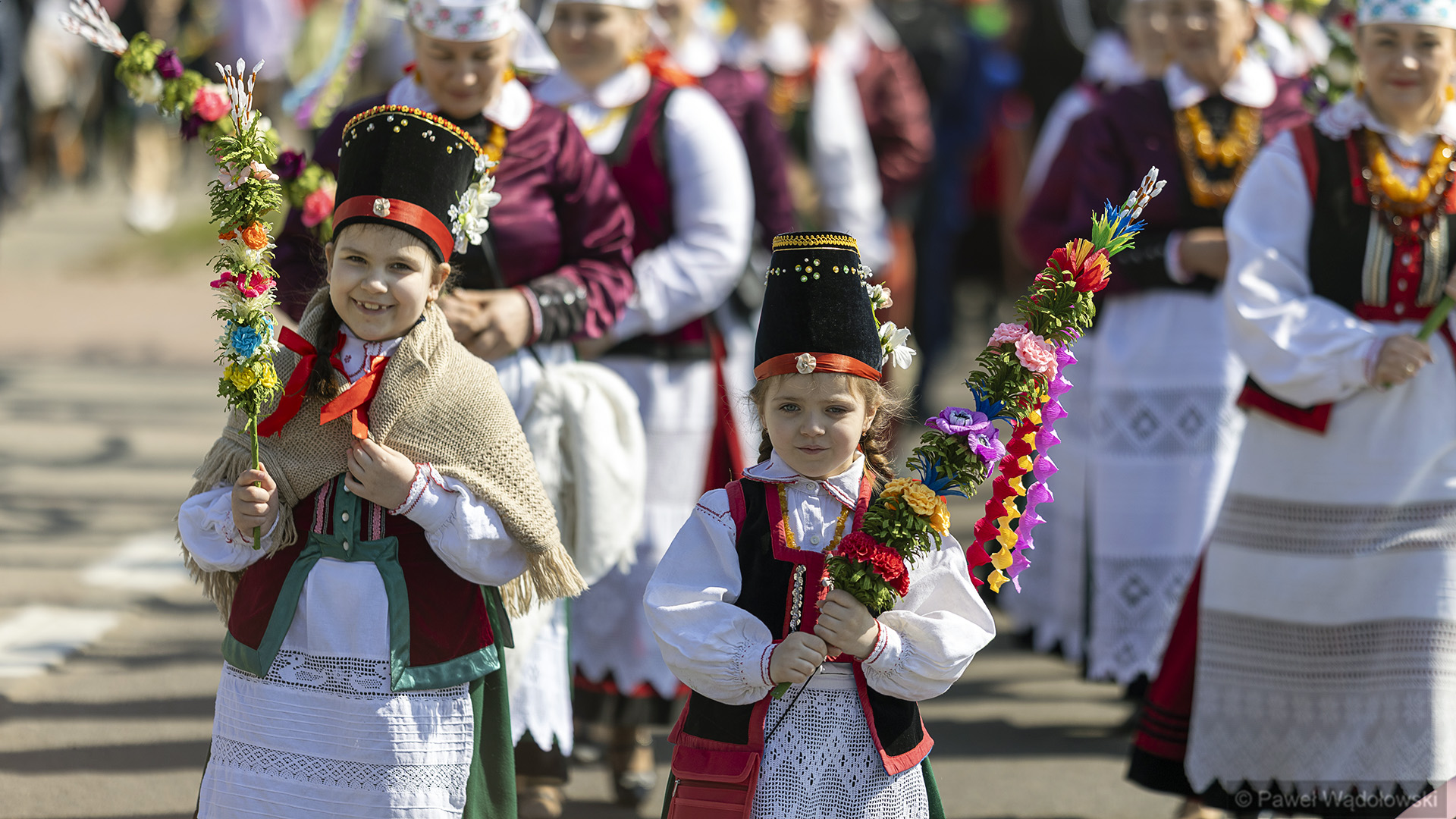 Zbójna pielęgnuje tradycję. Setki uczestników przeszło w barwnej procesji z palmami [zdjęcia]