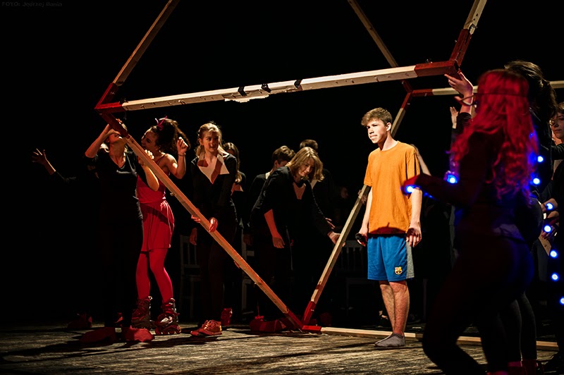 "Lato w teatrze" - wakacyjne warsztaty dla dzieci i młodzieży