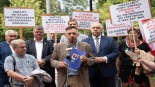 Protest mieszkańców Supraśla przed KPRM, 25.07.2024, fot. Supraśl Nasza Gmina/Facebook