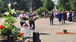 Złożenie kwiatów przed Pomnikiem Sybiraka, fot. Adam Dąbrowski