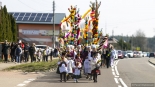 Korowód z wielkanocnymi palmami przeszedł przez Zbójną, 13.04.2025, fot. Paweł Wądołowski